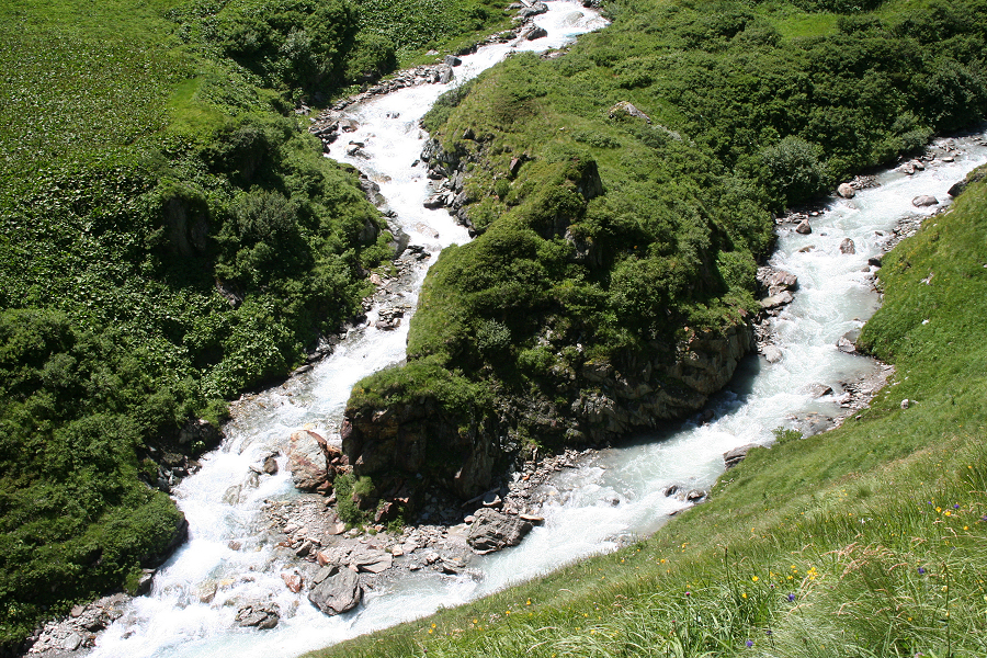 6631B (6674)_Bergstromen in Iseltal.JPG